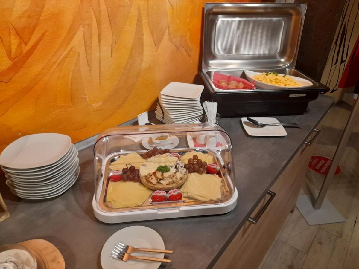 Alt Warburg Hotel Ngoại thất bức ảnh