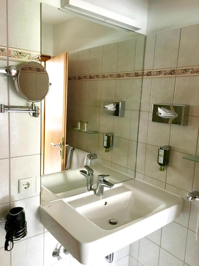 Alt Warburg Hotel Ngoại thất bức ảnh