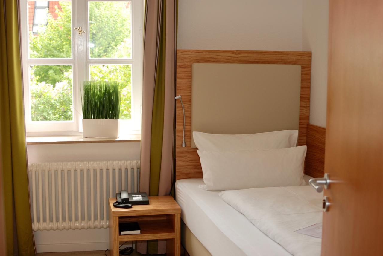 Alt Warburg Hotel Ngoại thất bức ảnh