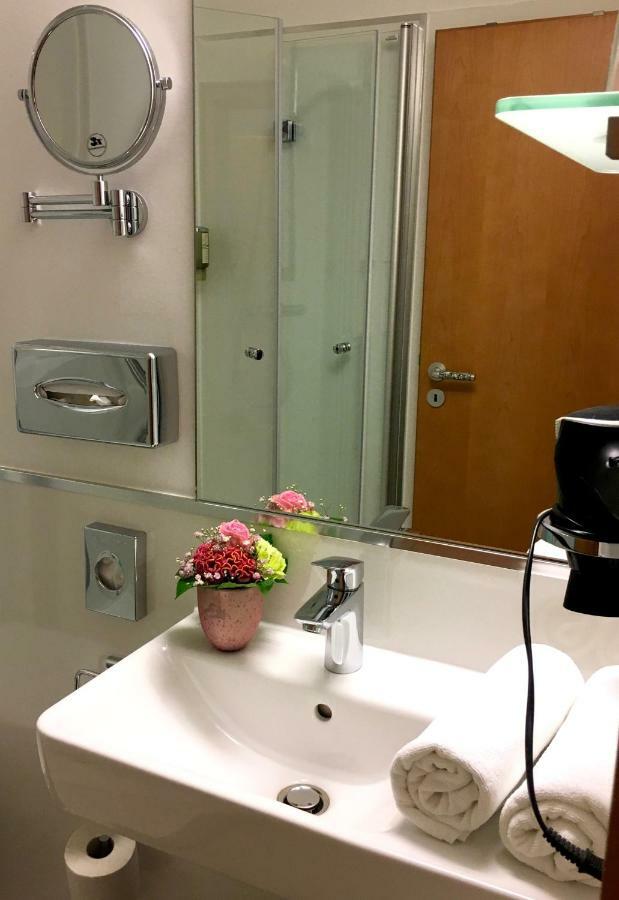 Alt Warburg Hotel Ngoại thất bức ảnh